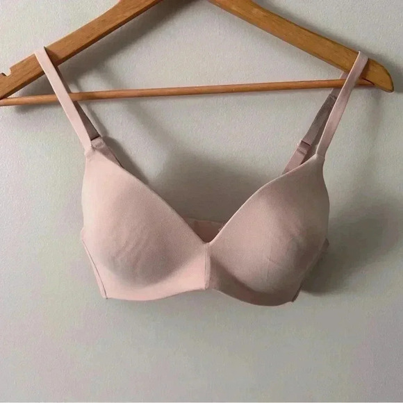 NWOT Wacoal How Perfect Wire Free T-Shirt Bra 32b - Picture 2 of 4